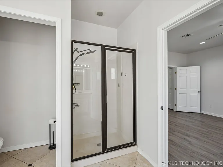 4308 W Broadway Ave N — Photo 22