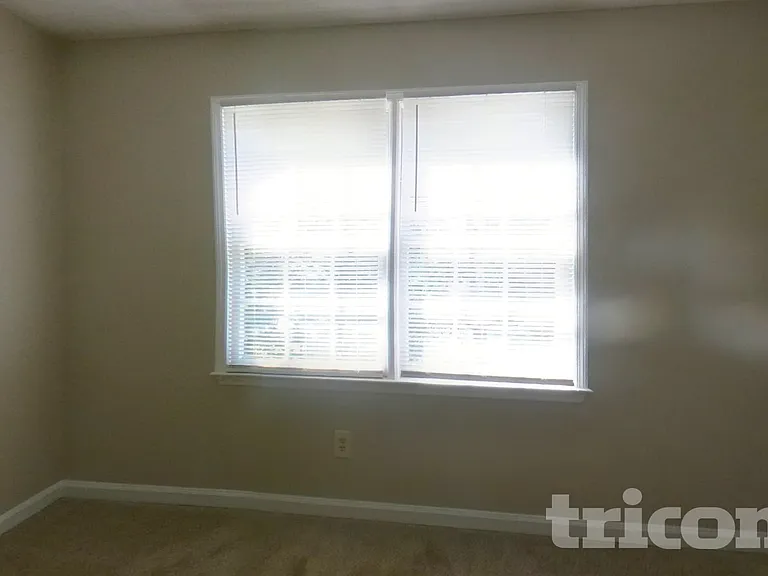 1516 Maple Ridge Dr — Photo 11