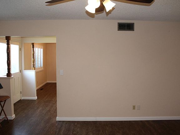 3rd image of 3823 W Cutler Ave