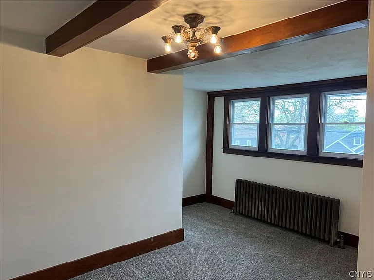 412 Delmar Pl — Photo 3