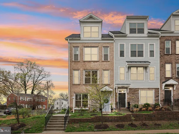 2256 S Glebe Rd, Arlington, VA 22206