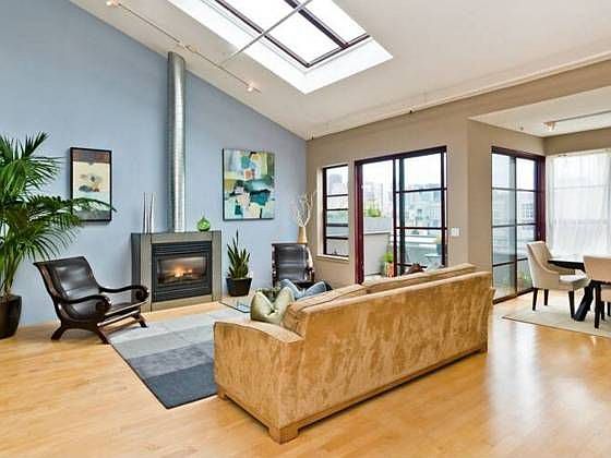 2nd image of 111 Gilbert St