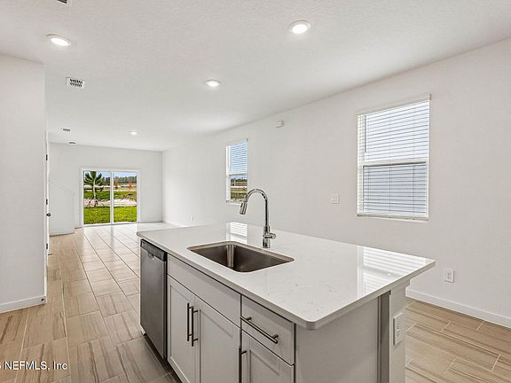 4th image of 3633 LUXOR Way