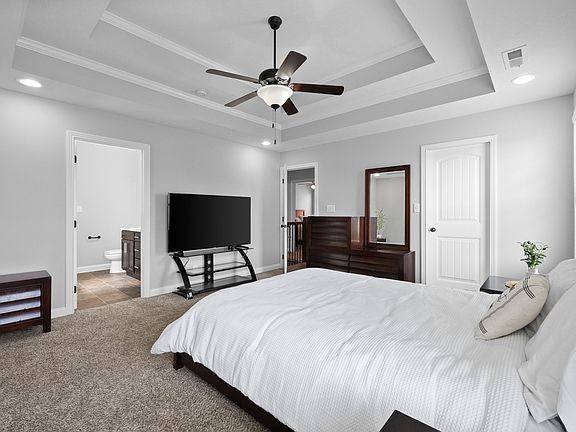 4th image of 3765 Windhaven Dr