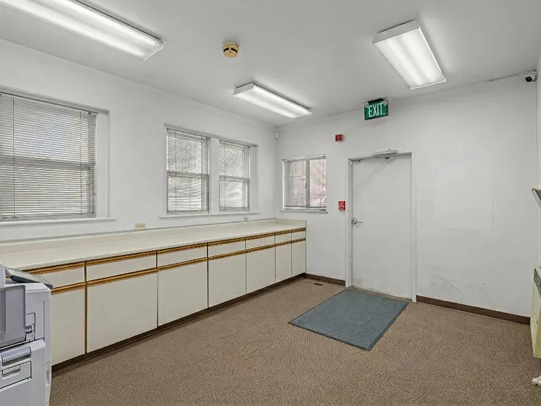 851 N Clarkson St — Photo 10