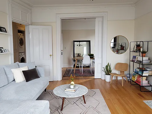 Rented by Frank Valvo Real Estate | media 36