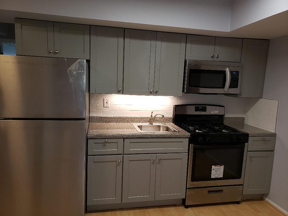 1st image of 33 Latourette Ln