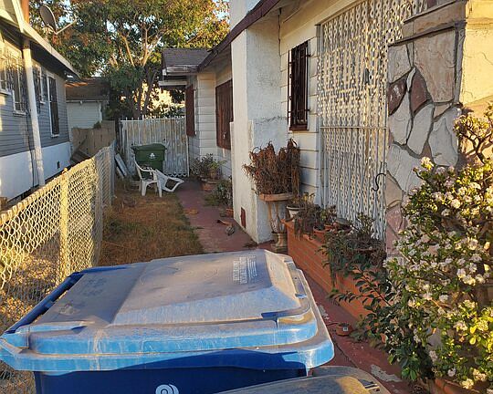 4th image of 3506 S Gramercy Pl