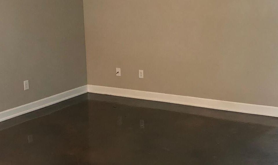 1st image of 134 Pebble Ct