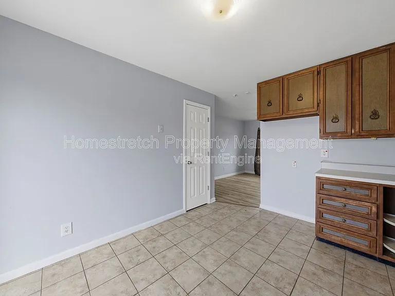 850 Saint Bartholomew Dr — Photo 9
