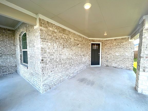 4th image of 813 Pease River Way