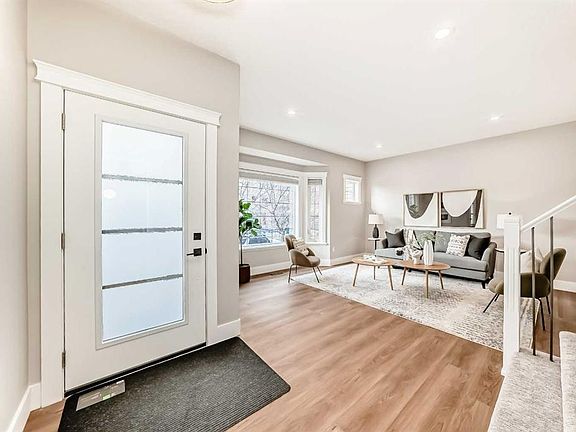 2nd image of 722 S 53rd Ave SW