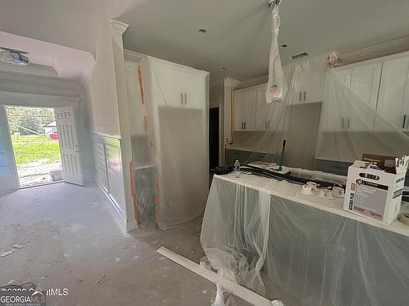 5th image of 224 Lakes Dr