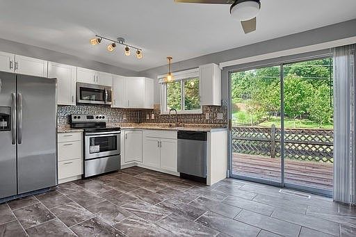 2nd image of 2370 Ida Ln #0