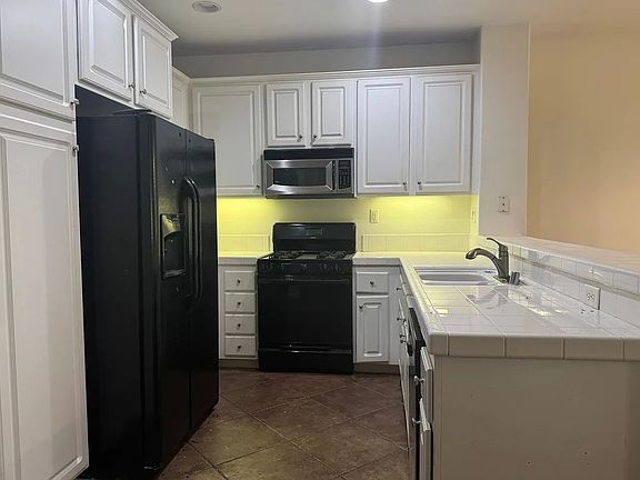 4th image of 1800 E Lakeshore Dr Unit 2809