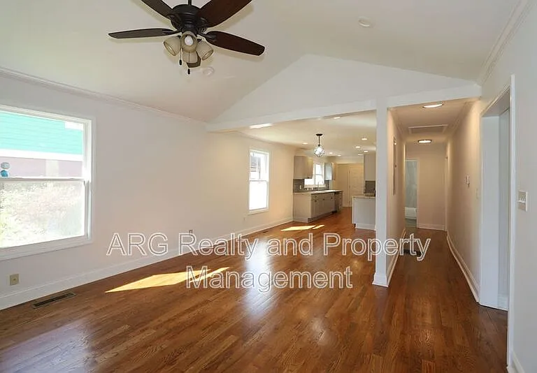 1095 Ira St SW — Photo 42