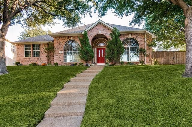 1st image of 2420 Queens Ct