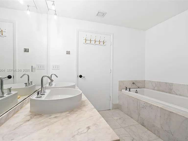 244 Biscayne Blvd #3108 — Photo 16