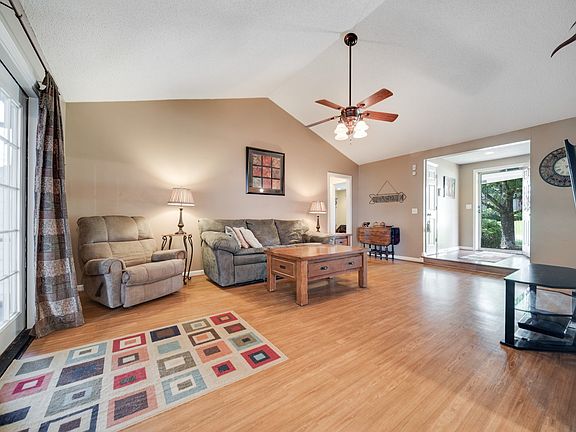 5th image of 2805 Barksdale Ln