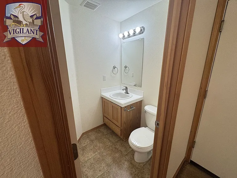 1614 N Falcon Dr — Photo 7