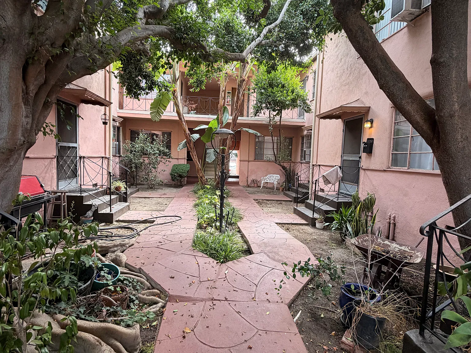 1 bed, 700 sqft, $2,000 — Photo 1
