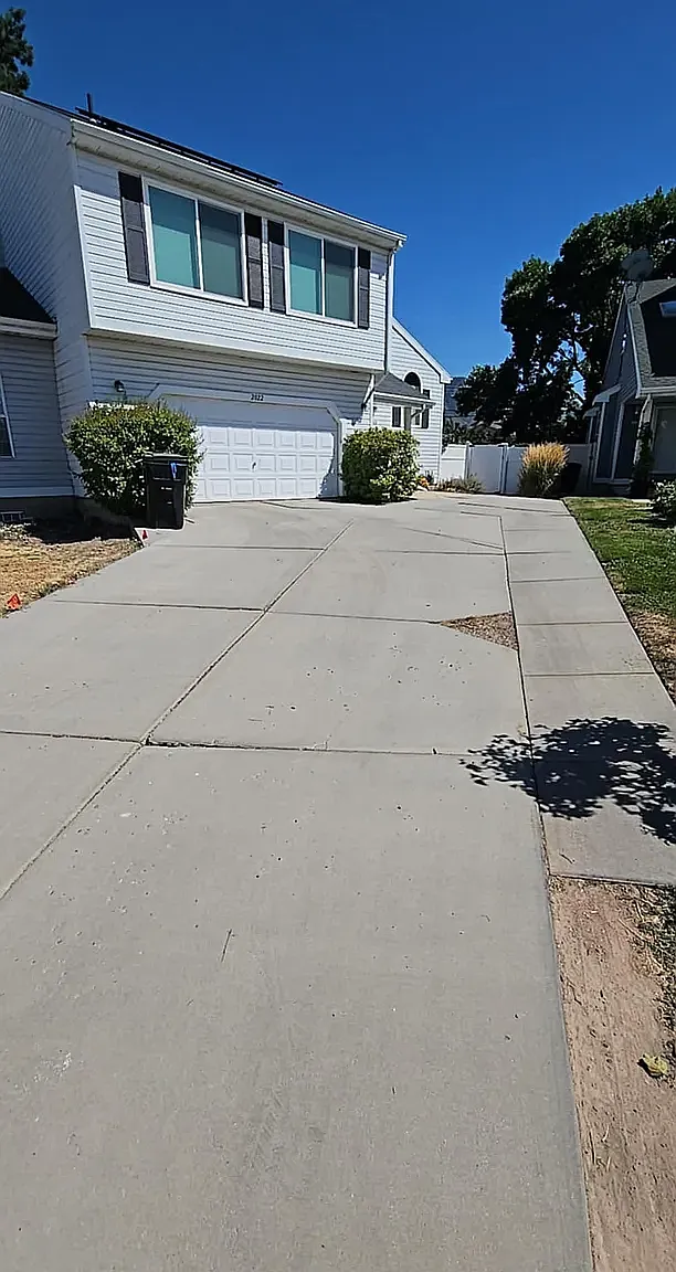 4 bed, 3.5 bath, 2431 sqft, $3,000 — Photo 2