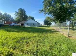 618 W Burbank St, Appleton City, MO 64724