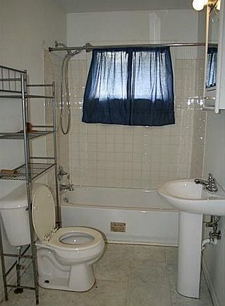 5th image of 6042 Aldershot Ln