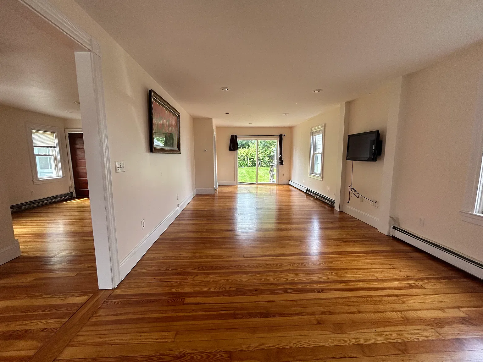 6 bed, 2652 sqft, $4,700 — Photo 3