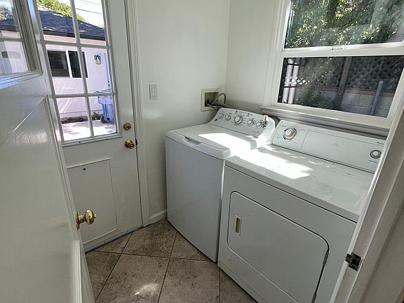 5th image of 17331 Gilmore St #1