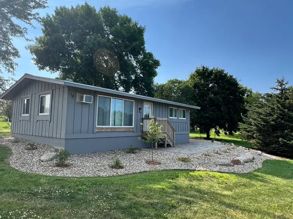 7604 E 10th St, Sioux Falls, SD 57110