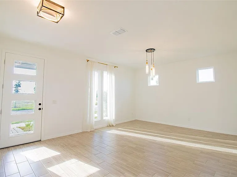 2952 Embark Trl — Photo 10
