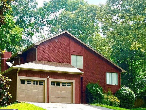 3rd image of 2704 Valley Hill Dr