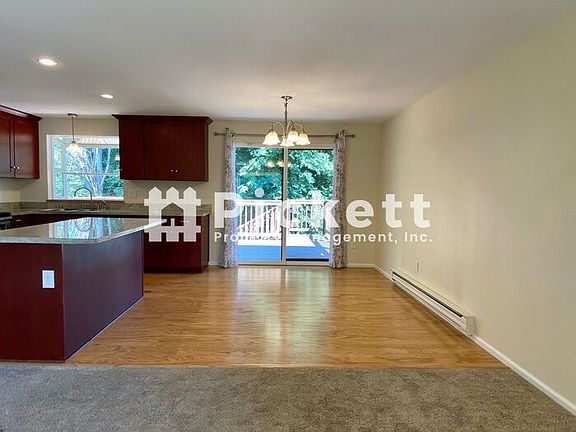 4th image of 7038 Corfu Blvd NE