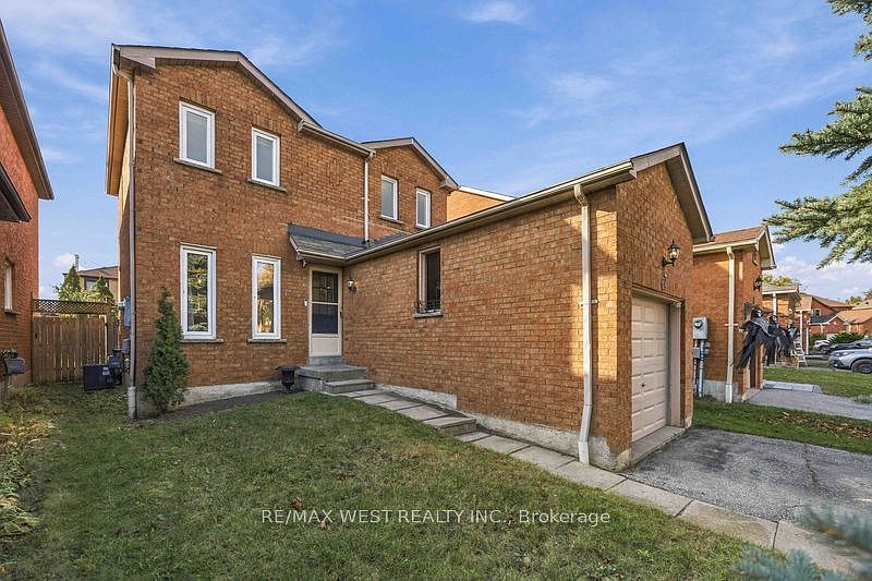 1st image of 67 Woodstone Pl