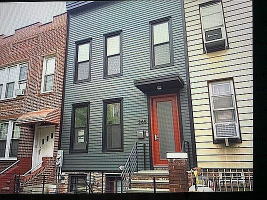 1st image of 265 19th St #1