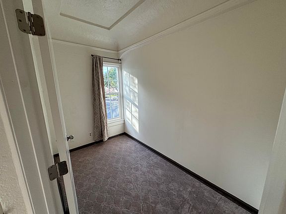 3rd image of 240 W 21st St #2-1-25