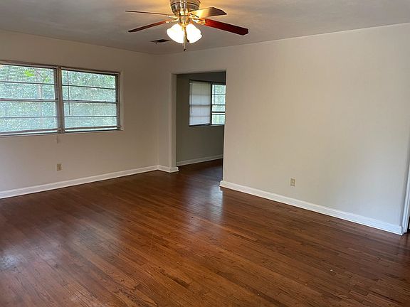 3rd image of 1607 Sauls St #2