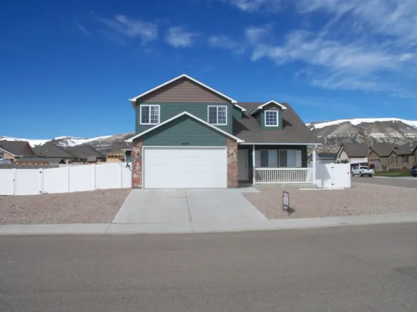 520 Daytona Dr, Rock Springs, WY 82901