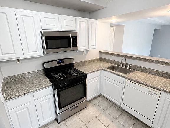 3rd image of 2506 Markham Ln APT 1
