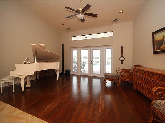 4th image of 209 Heatherpoint Dr
