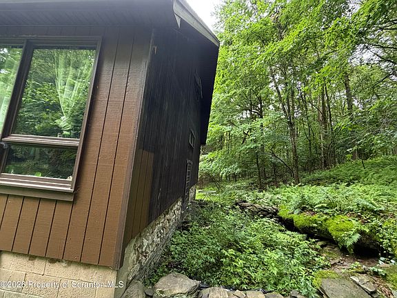 5th image of 1330 Helens Rd