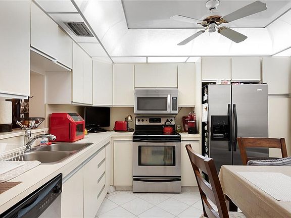 4th image of 3402 Bimini Lane #C4