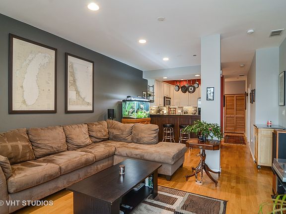 4th image of 4950 N Western Ave APT 4D