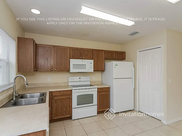 1744 Sage Creek Ct — Photo 9