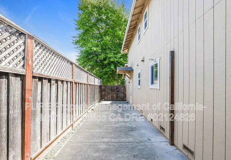 3465 Walnut Grove St — Photo 27