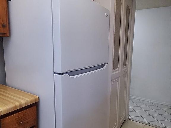 5th image of 3680 Inverrary Drive #2M