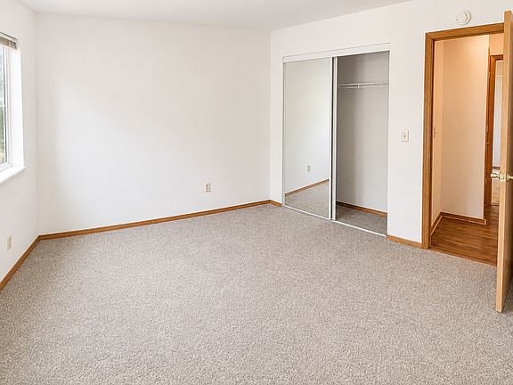 5th image of 35 Hart Rd