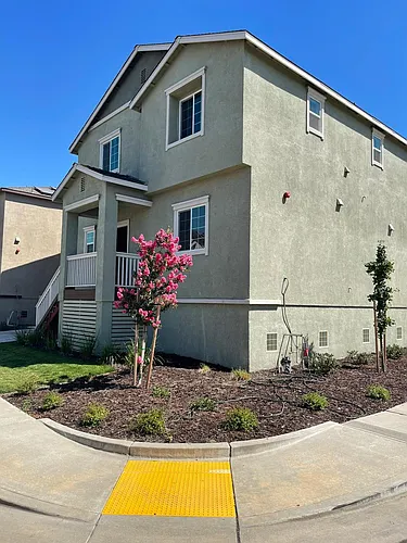 1538 Gauntlet Dr Photo 1