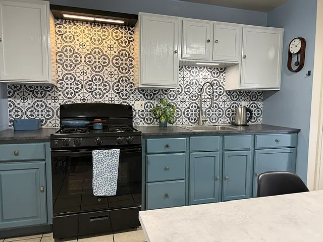 2 bed, 800 sqft, $2,100 — Photo 3
